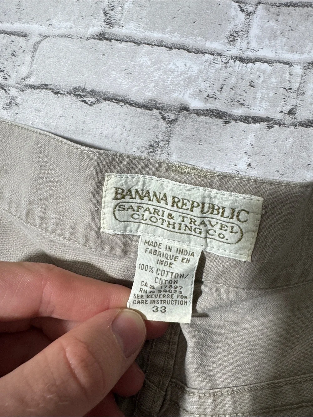 VINTAGE Banana Republic mens 33 tan khaki safari chino shorts EUC